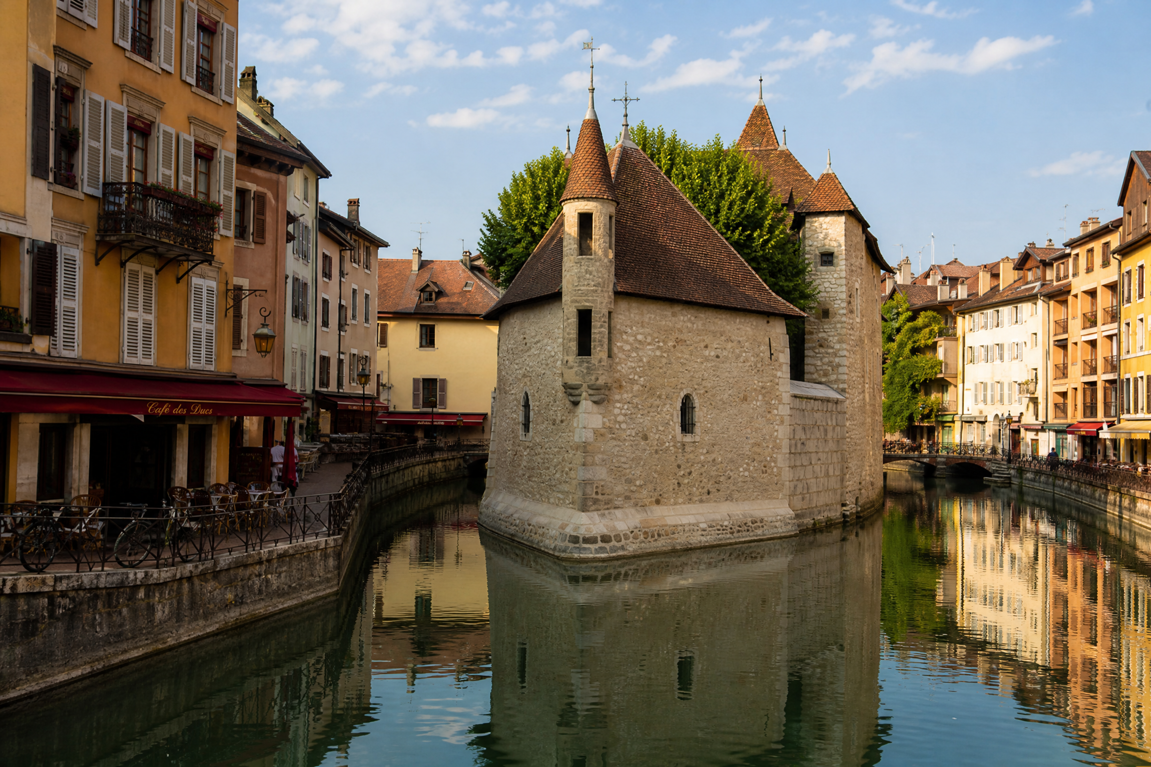 Vieille ville d'Annecy pour une rencontre senior