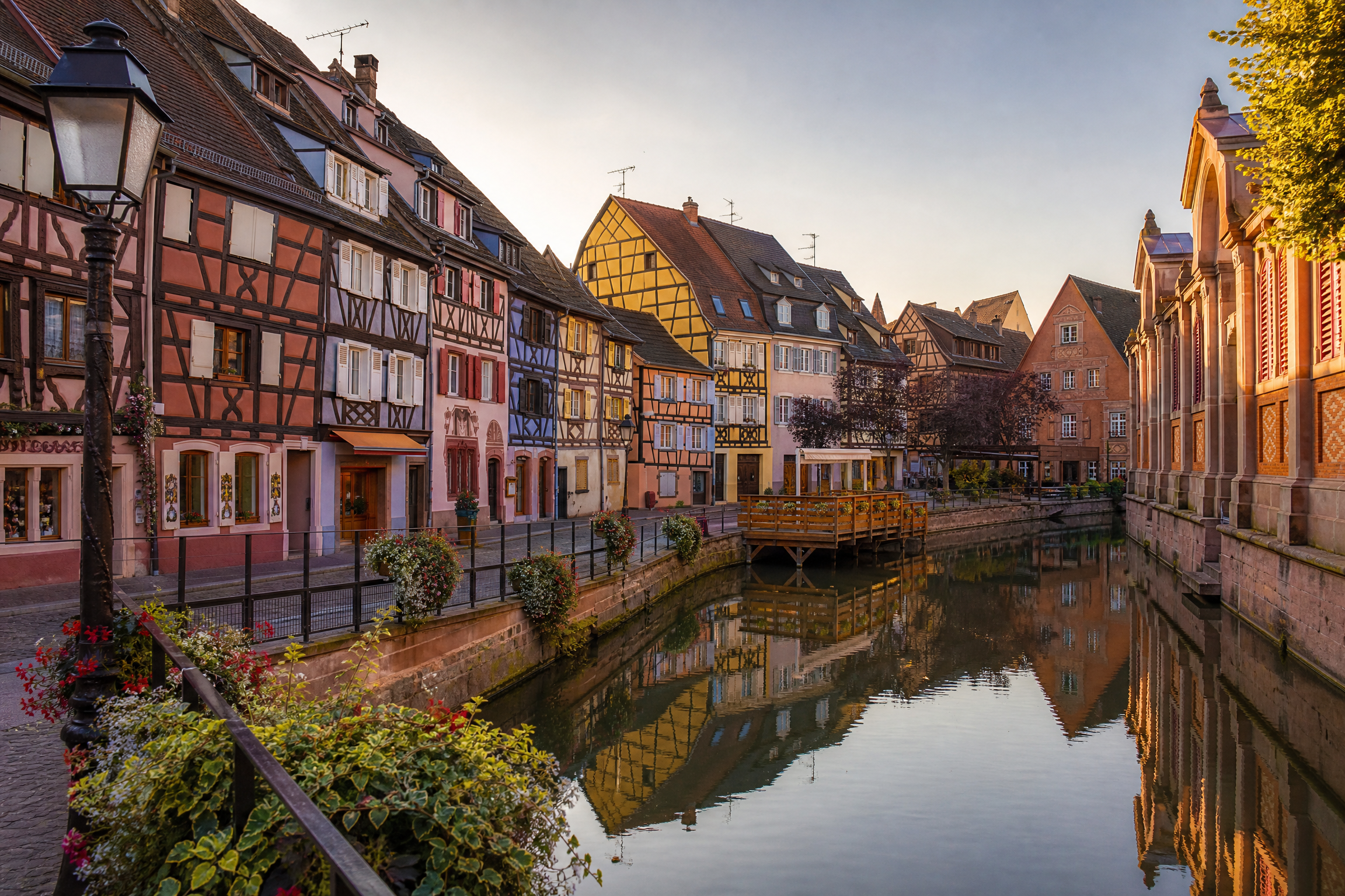 Petite Venise à Colmar, lieu de promenade pour une rencontre senior
