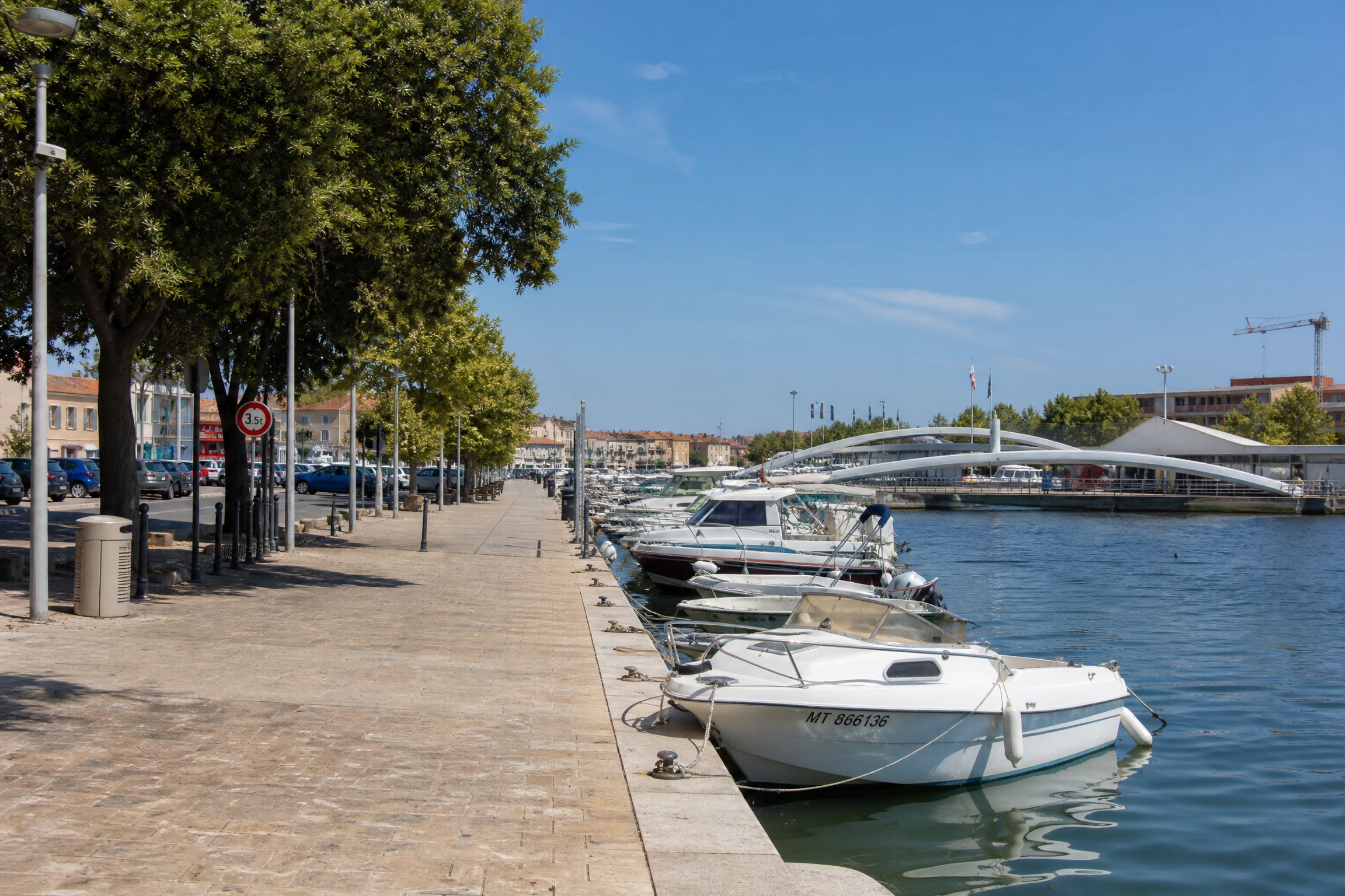 Étang de Berre près de Martigues pour une rencontre senior