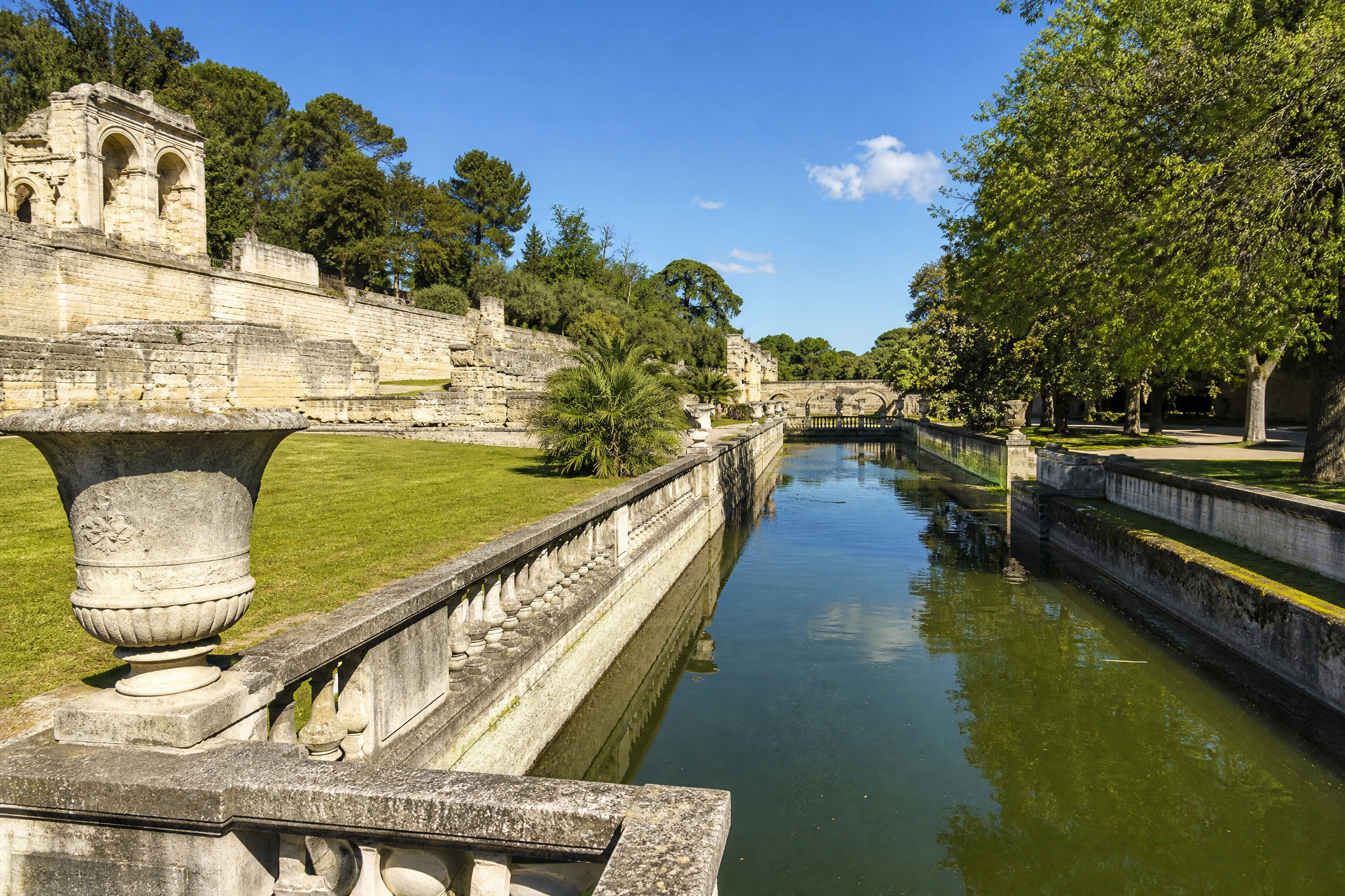 Jardins de la Fontaine à Nîmes pour une rencontre senior