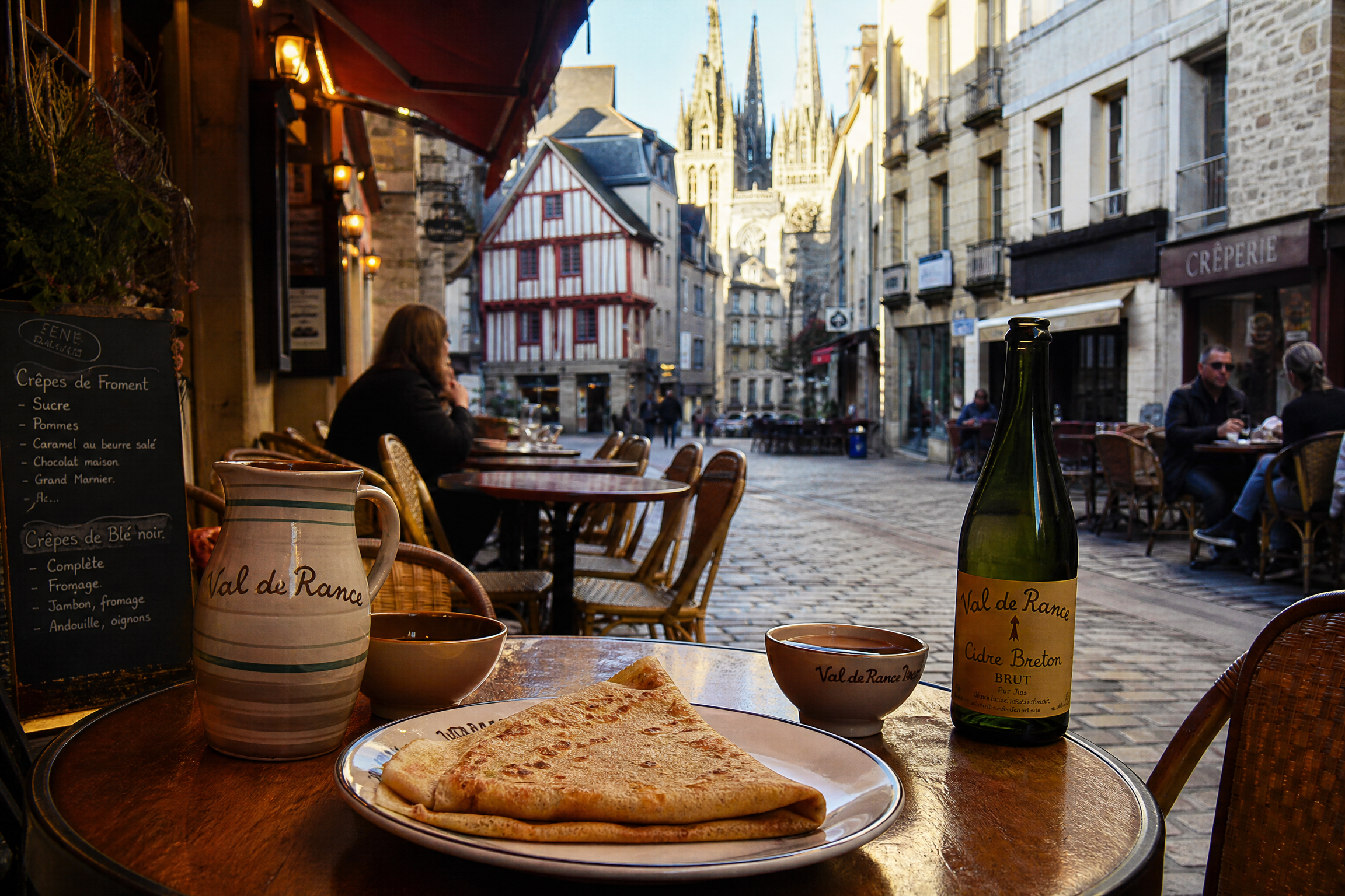 Café breton à Quimper pour une rencontre senior