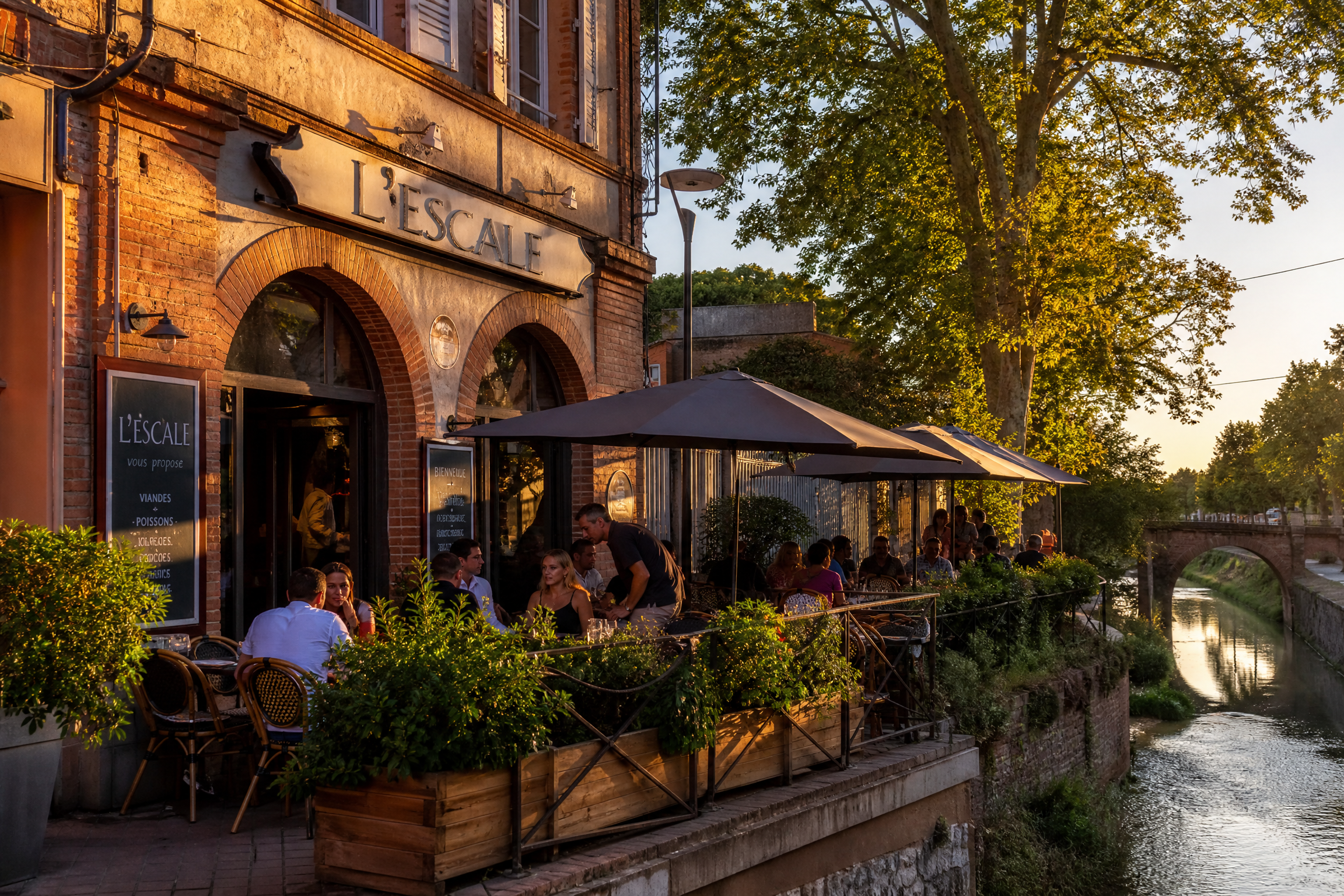 Terrasse de café à Ramonville pour une rencontre senior