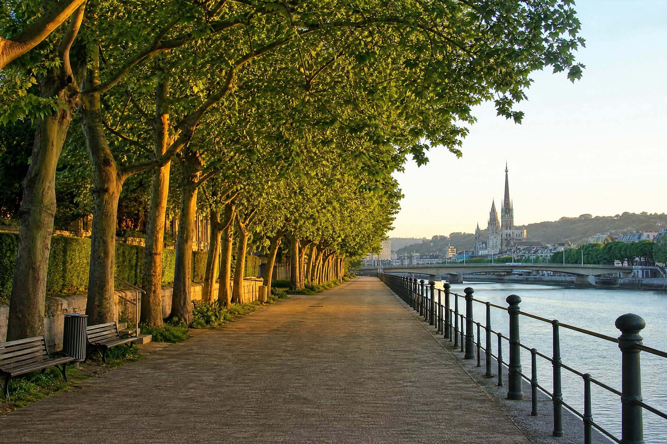Cathédrale Notre-Dame de Rouen, lieu de promenade pour une rencontre senior