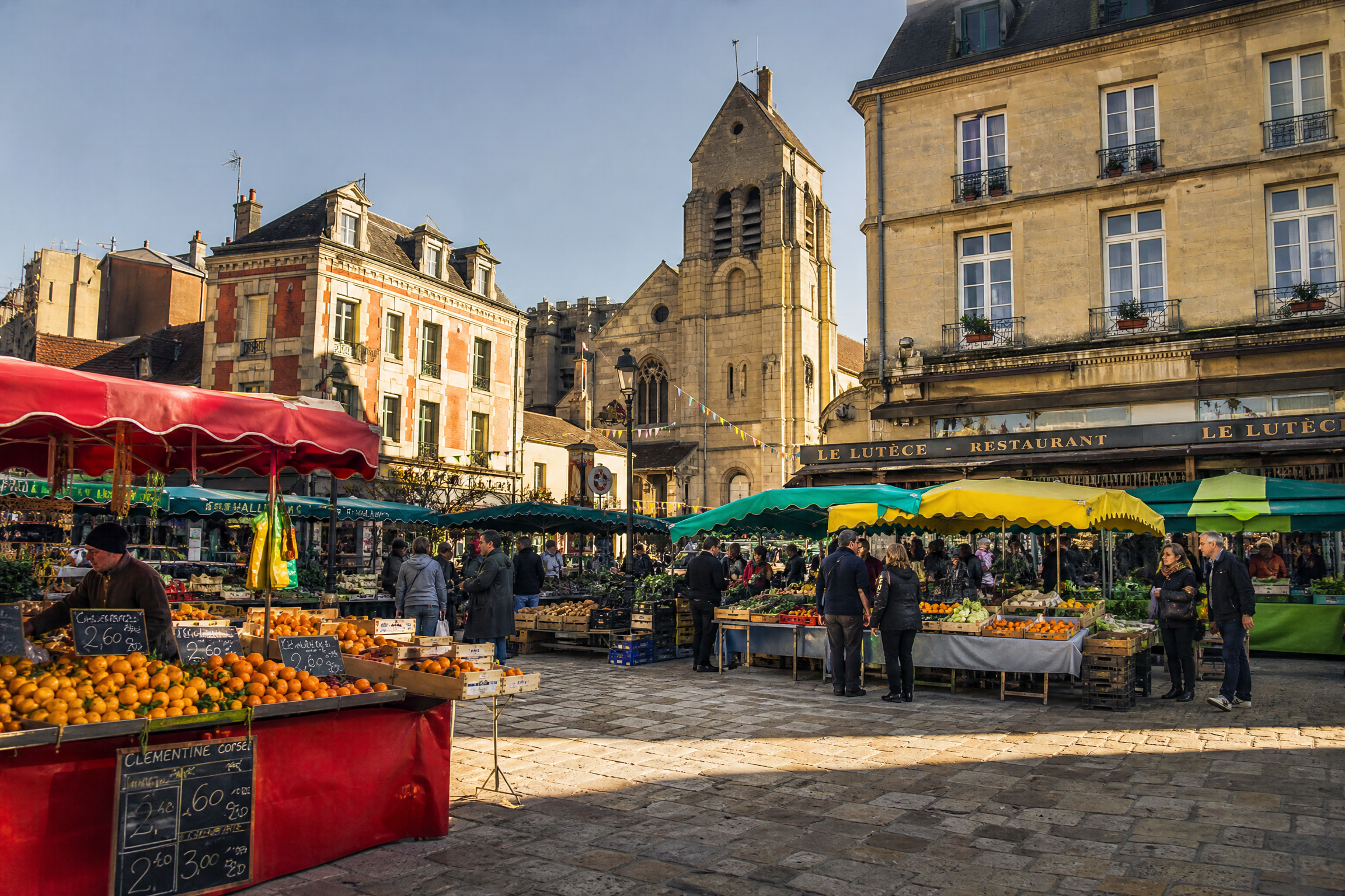 Basilique de Saint-Denis pour une rencontre senior